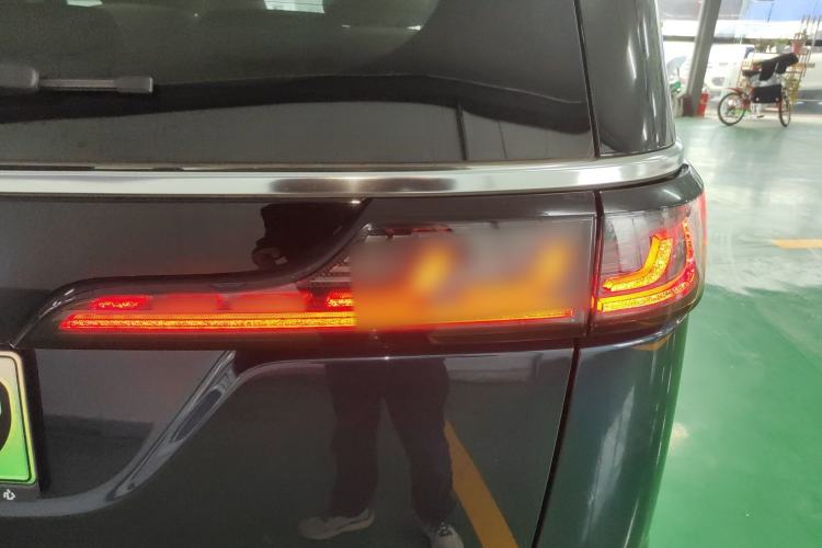 Used VOYAH Dream 2025 PHEV Four-Wheel-Drive Flagship Version – Qiankun Edition Exterior 3