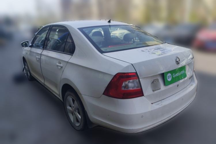 Used Skoda Rapid 2015 1.6L Manual Smart Selection Model
