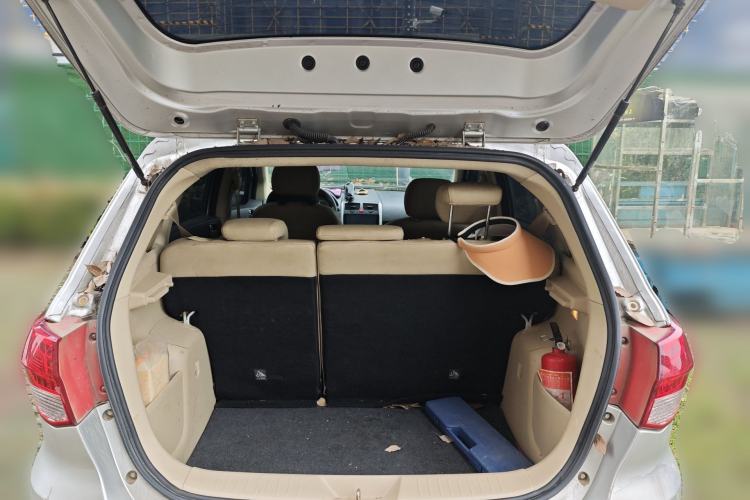 Used BAIC E Series 2013 Hatchback 1.5L Automatic Lotte Edition Trunk