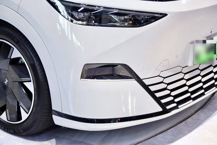 Used XPeng X9 2024 640 All-Wheel Drive High-Performance Max Exterior 2