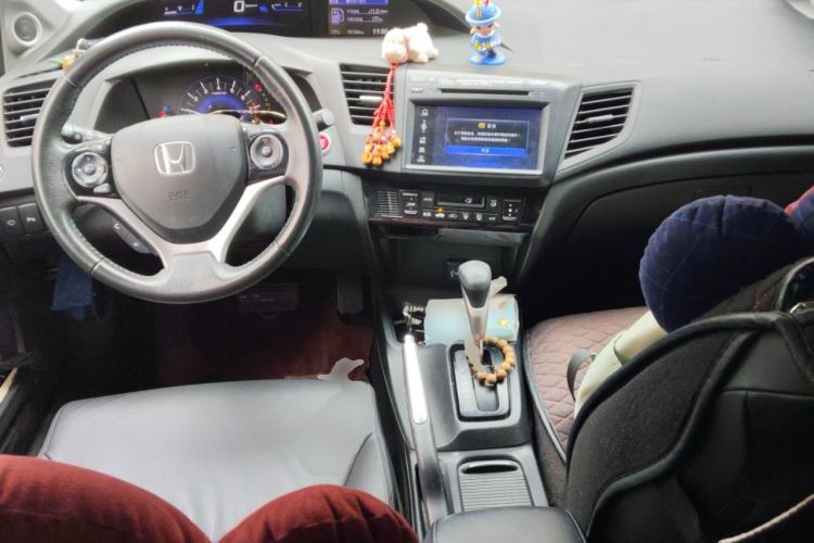 Used Honda Civic 2014 1.8L automatic luxury edition Center Console