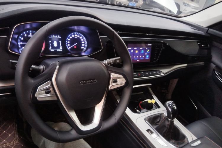 Used CHANGAN OSHAN X7 2020 1.5T Manual Luxury Version