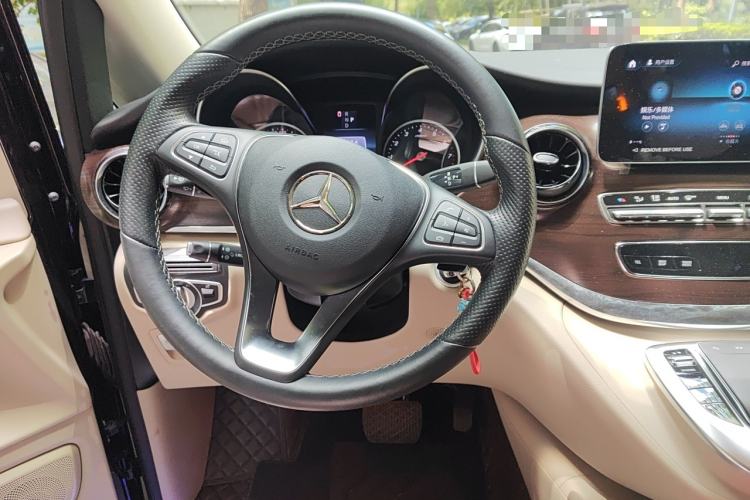 Used Mercedes-Benz V-Class 2022 V 260 Avantgarde Edition