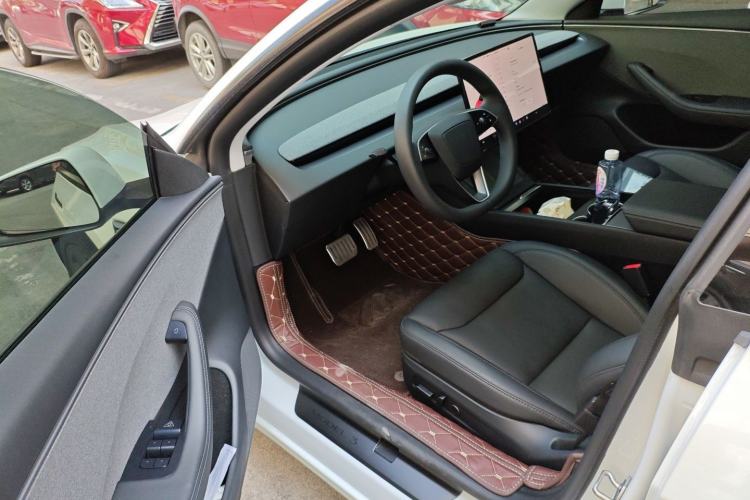 Used Tesla Model 3 2025 Rear-Wheel-Drive Version
