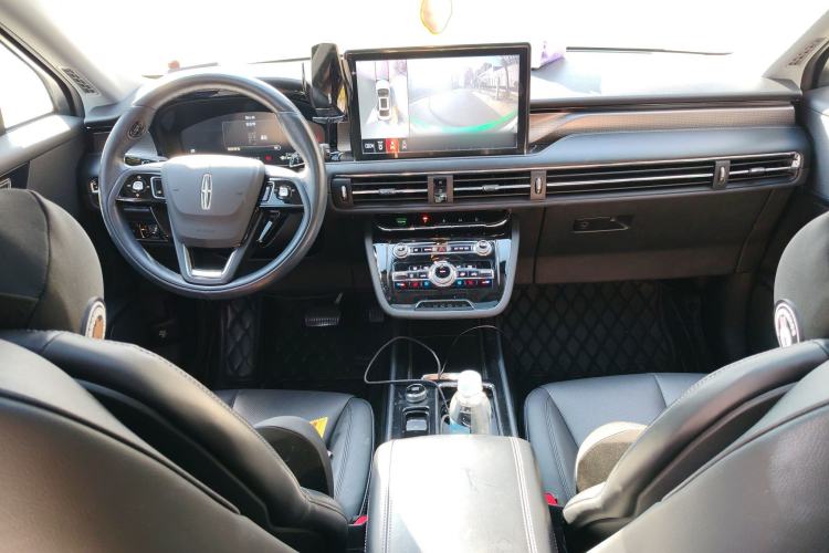 Used Lincoln Corsair 2022 2.0T Two-Wheel Drive Deluxe Edition Center Console