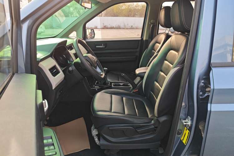 Used Wuling Hongguang PLUS 2020 1.5L Manual Comfort 7-Seater