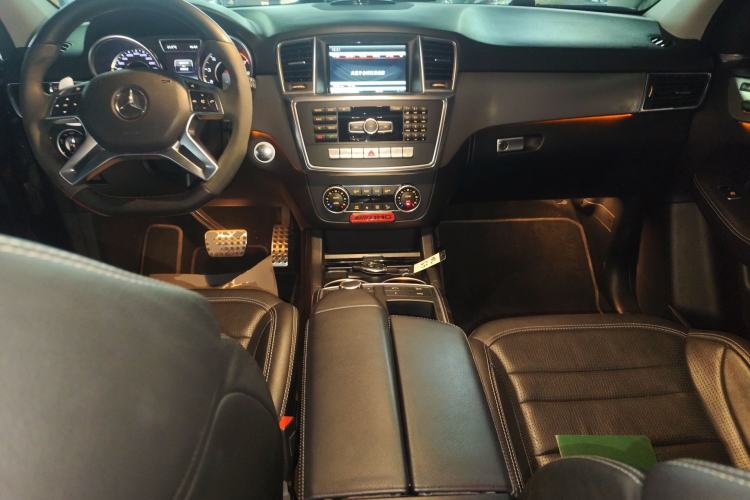 Used Mercedes-Benz M-Class AMG 2014 AMG ML 63 Center Console