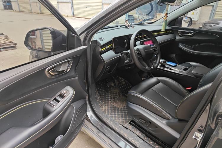 Used Roewe RX5 2023 PLUS 330TGI Automatic Trendsetting Smart Edition
