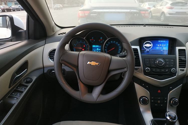 Used Chevrolet Cruze 2015 1.5L Classic SL MT