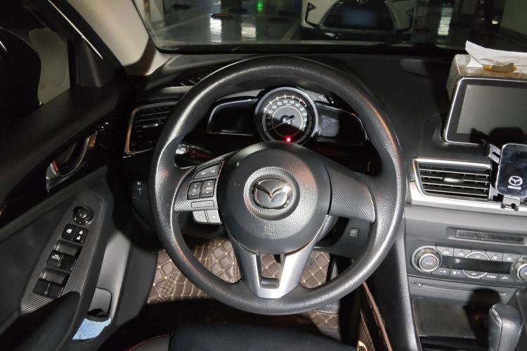 Used Mazda 3 Axela 2016 Sedan 1.5L Automatic Luxury Model
