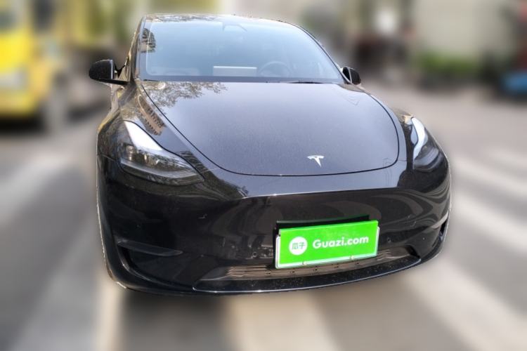 Used Tesla Model Y 2021 Long-Range All-Wheel-Drive Version 3D7 Front Right 45 Deg