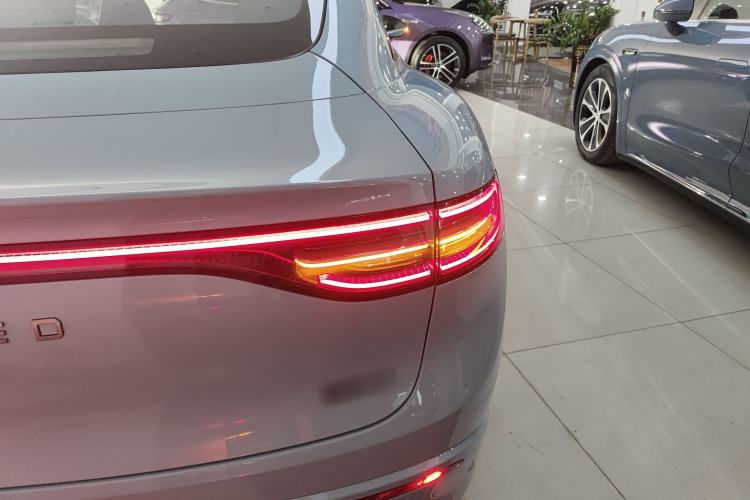 Used Hima Luxeed S7 2025 785 km Ultra