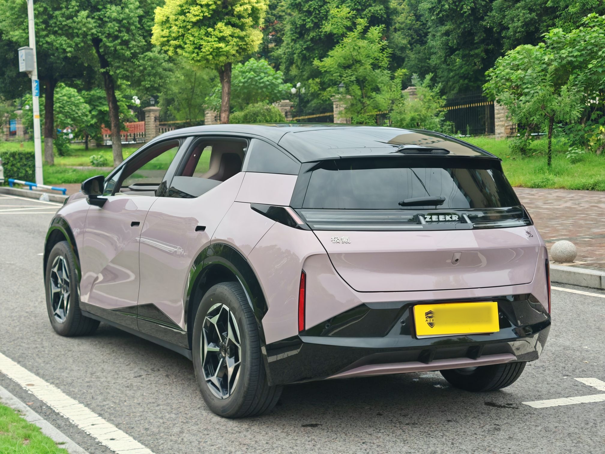 Zeekr X 2025 5-Seater Rear-Drive Version — снимка 5