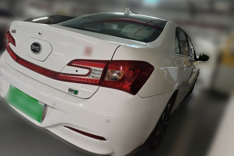 Used BYD Qin New Energy 2015 1.5T Dual-Crown Flagship Plus Edition
