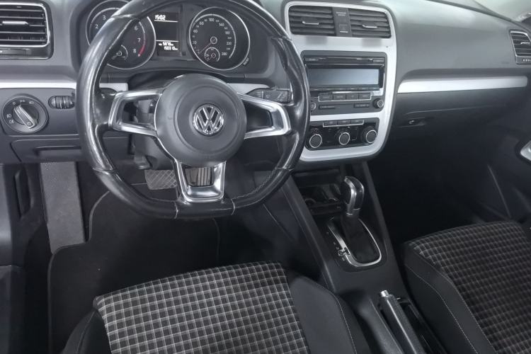 Used Volkswagen Scirocco 2015 1.4TSI Fashion Edition Center Console