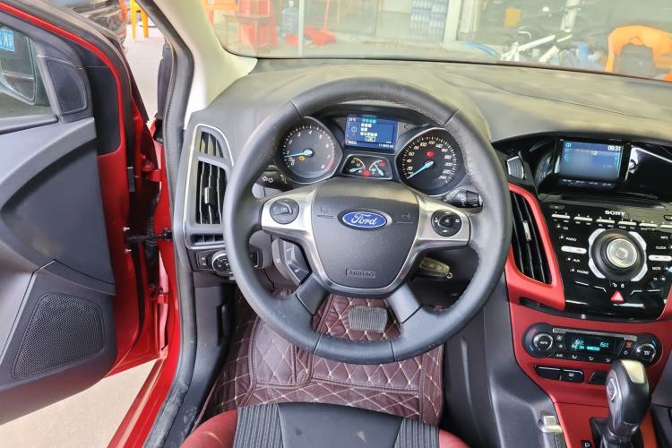 Used Ford Focus 2012 Hatchback 2.0L Automatic Luxury Sport Model Steering Wheel