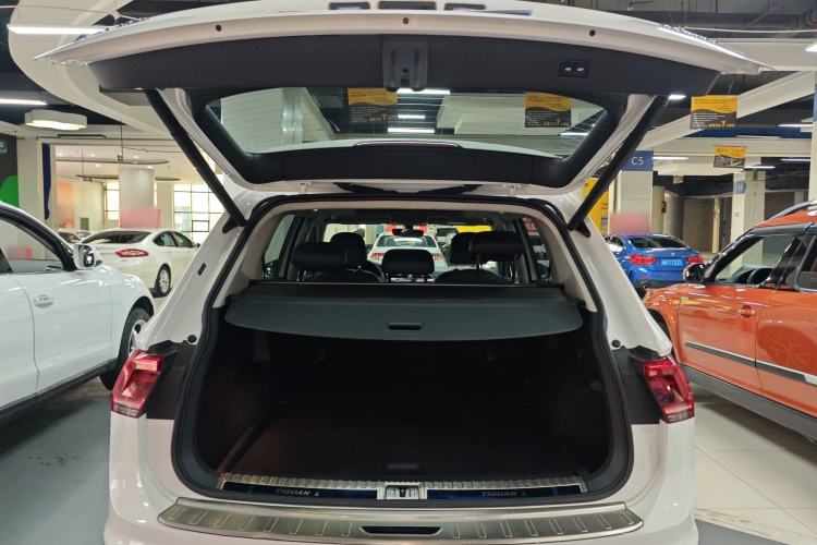 Used Volkswagen Tiguan L 2017 380TSI Automatic All-Wheel-Drive Flagship Edition
