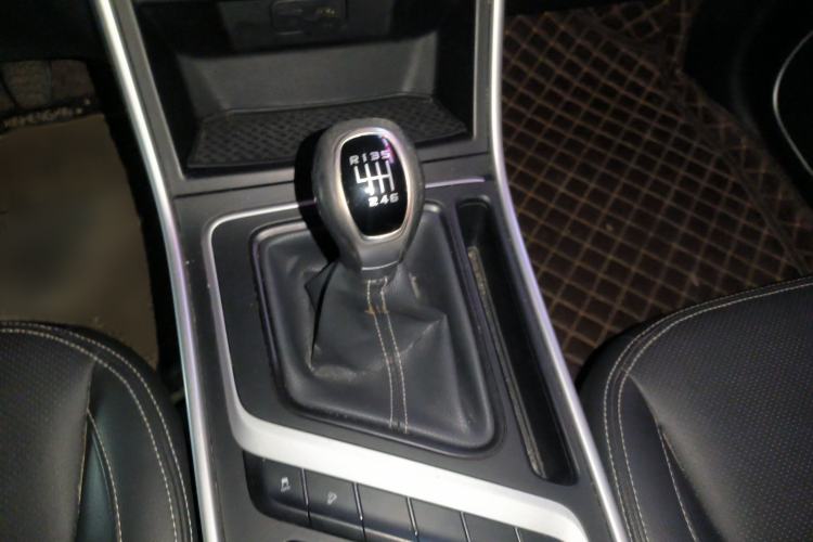 Used Geely Auto Vision X6 2019 1.4T Manual 4G Connect Luxury Model China VI Standard