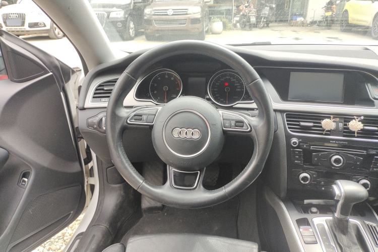 Used Audi A5 2014 Coupe 45 TFSI Steering Wheel