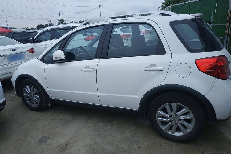 Used Suzuki SX4 2013 1.6L Manual CoolRide Model

