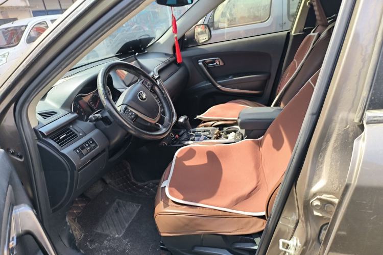 Used Bestune X80 2017 2.0L automatic Technology trim level Left Front Seat