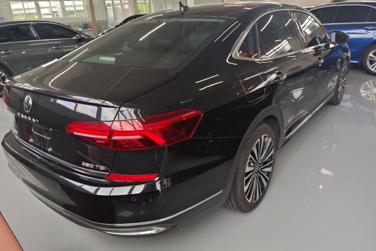 Used Volkswagen Passat 2020 380TSI Luxury Edition China VI
