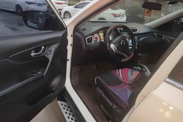 Used Nissan X-Trail 2015 2.0L CVT Comfort MAX Edition 2WD
