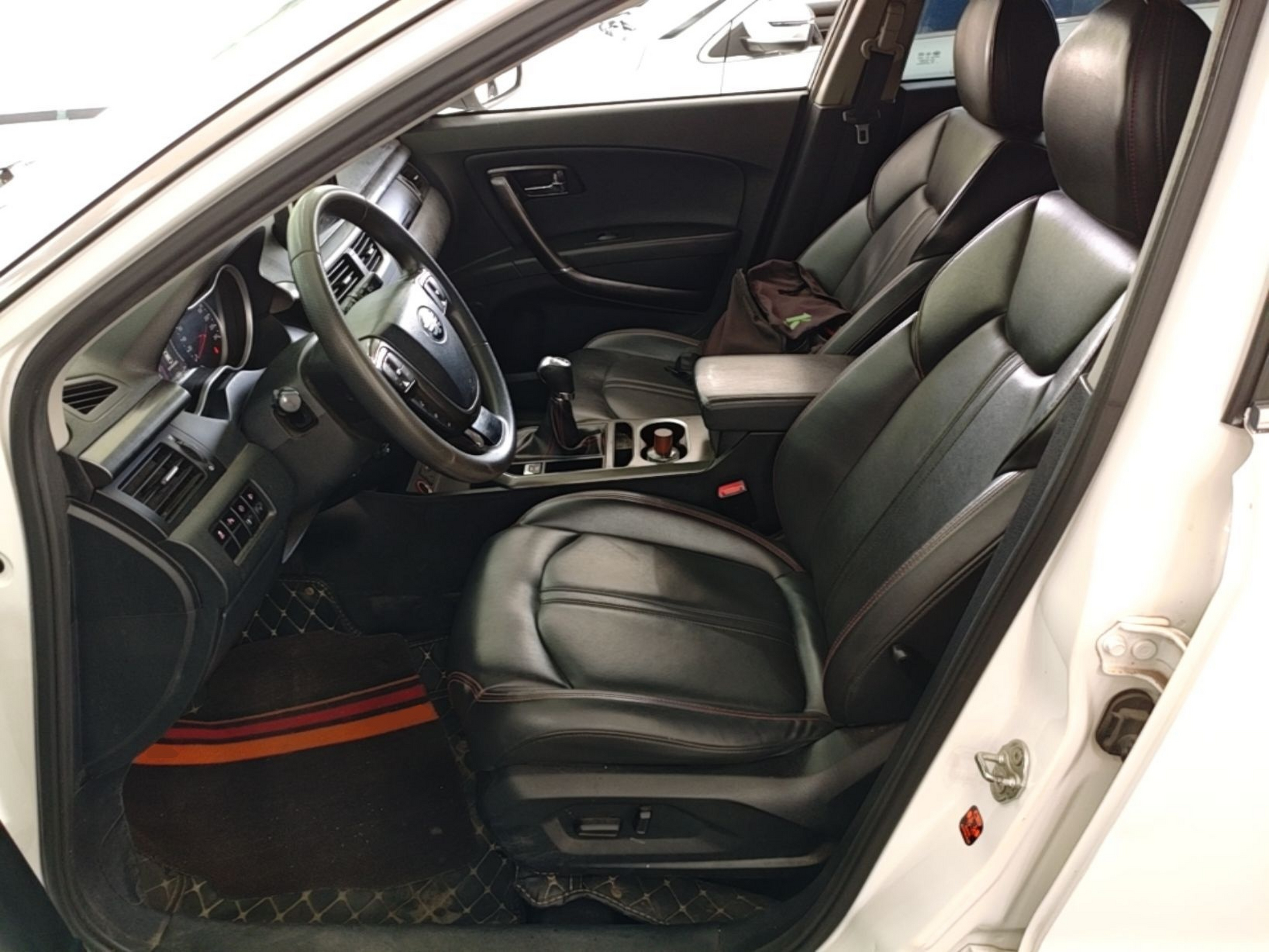 Vordere Reihe im Auto