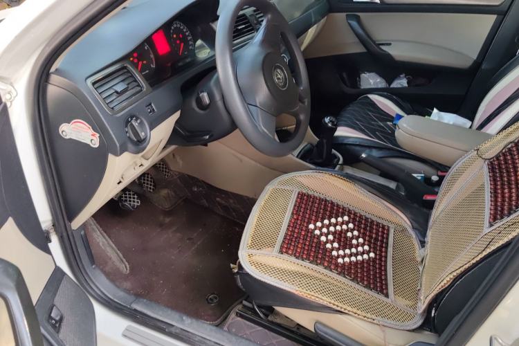 Used Volkswagen Santana 2015 1.6L Manual Comfort Edition