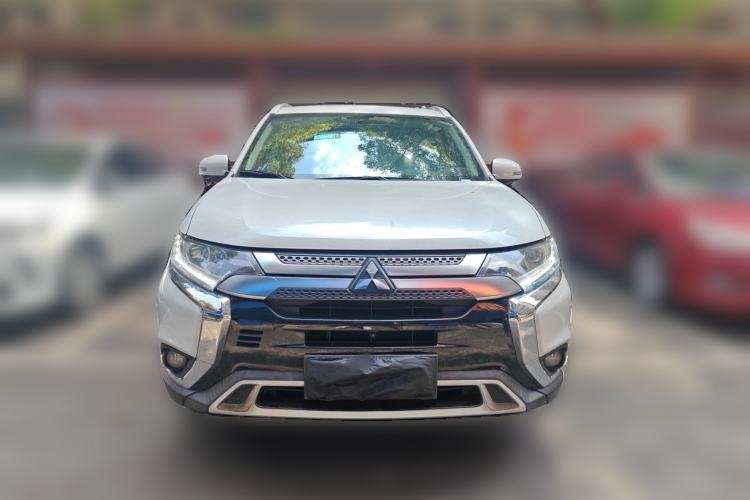 Used Mitsubishi Outlander 2019 2.0L Two-Wheel Drive Comfort Edition 5 Seats China VI Standard
