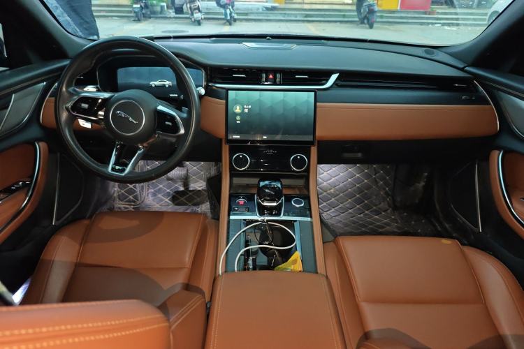 Used Jaguar XFL 2021 XFL 2.0T P250 Two-Wheel-Drive Elite Sport Edition Center Console