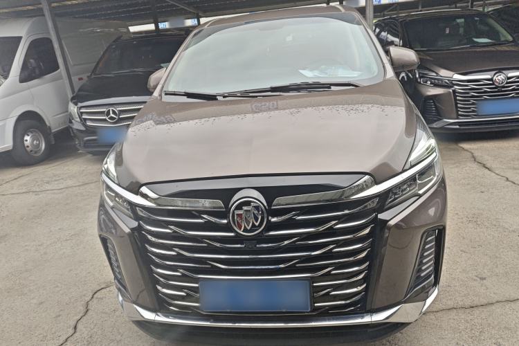 Used Buick GL8 2023 Facelifted Land Cruiser Executive Luxury Version
