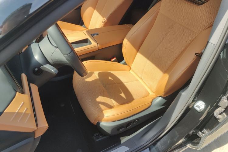 Used VOYAH PASSION 2024 PHEV Four-Wheel Drive Ultra-Long Range Executive Edition Left Front Seat