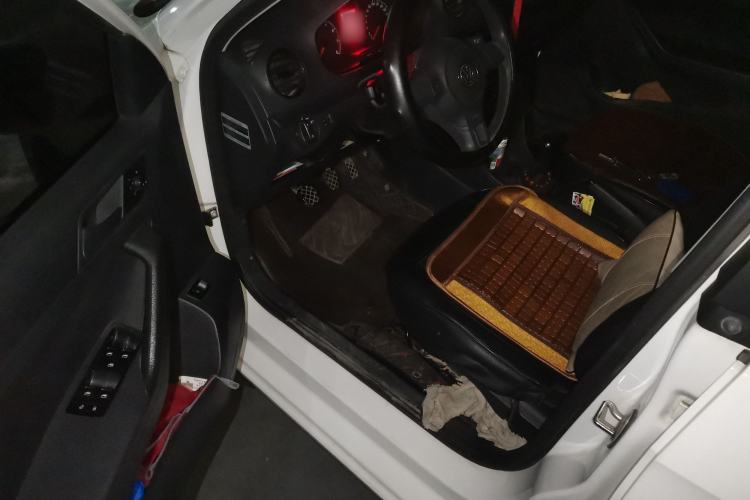 Used Volkswagen Jetta 2015 Value Edition 1.6L Manual Fashionable Style Driver Seat