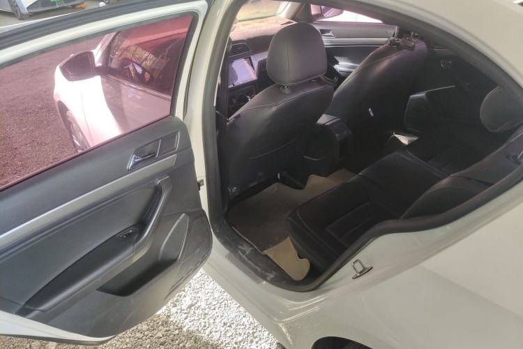 Used Volkswagen Lavida 2015 1.6L Automatic Comfort Edition
