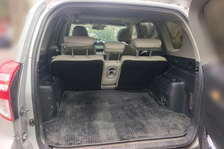 Used Toyota RAV4 2010 2.0L Automatic Deluxe Upgrade Edition
