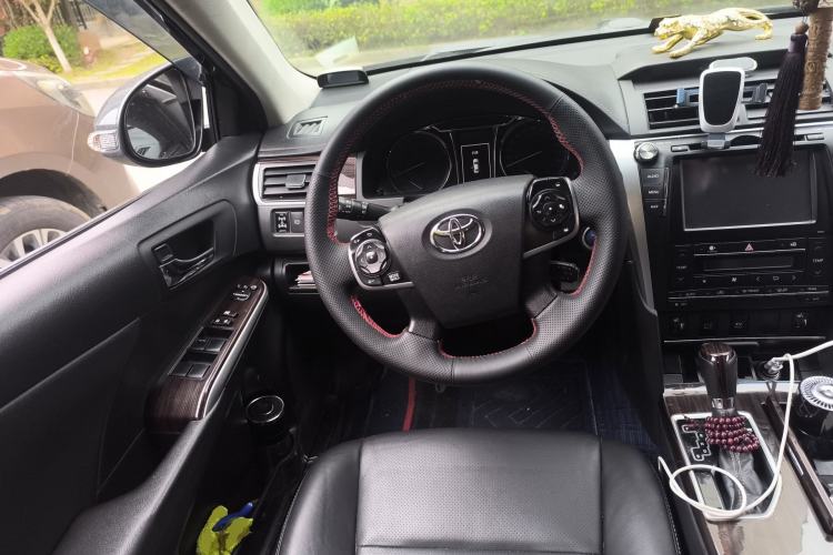 Used Toyota Camry 2016 Dual-Engine 2.5 HG 10th Anniversary Deluxe Navigation Edition