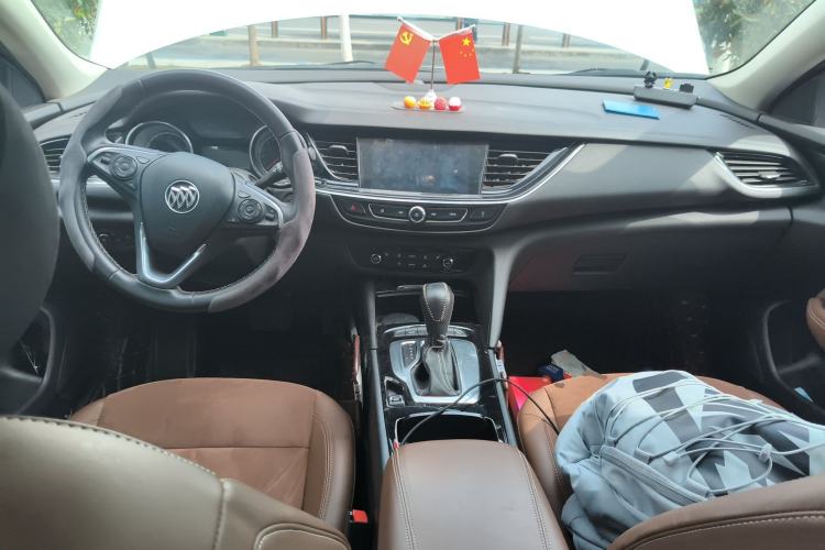 Used Buick Regal 2017 20T Elite Edition Center Console