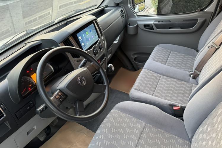 Used Dongfeng Yufeng Yufeng 2020 2.3T Economy Logistics Vehicle Short Wheelbase Mid-Roof Design 5-9 Seats WP2.3