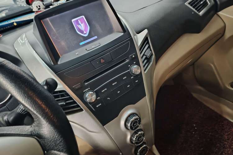 Used Jinbei Zhishang S30 2013 1.5L Manual Luxury Model
