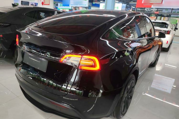 Used Tesla Model Y 2023 Rear-Wheel-Drive Version
