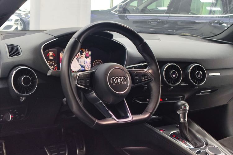 Used Audi TT 2015 TT Coupe 45 TFSI Interior 3