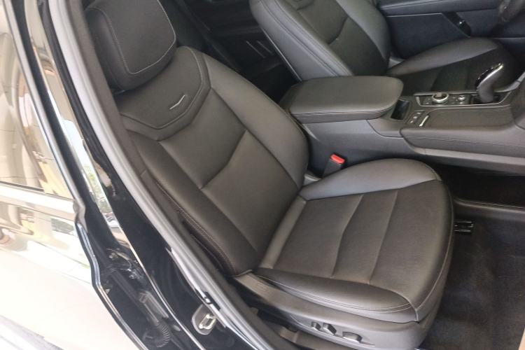 Used Cadillac XT5 2022 2.0T Two-Wheel Drive Luxury Version
