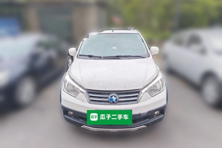 Used Venucia R50X 2013 1.6L Manual Version with Beidou Navigation Front