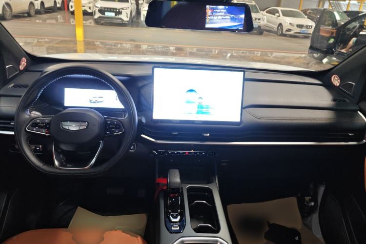 Used Geely Auto Haoyue L 2024 2.0T DCT Flagship Version Center Console