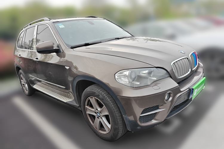 Used BMW X5 2011 xDrive35i Leading Model Front Right 45 Deg