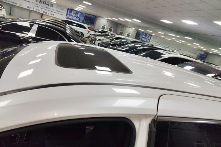 Used Toyota Sienna 2023 2.5L Hybrid Deluxe Edition
