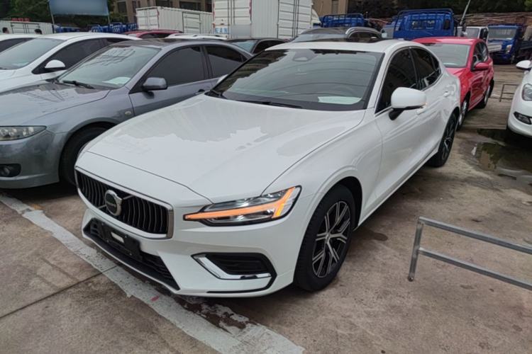 Used Volvo S60 2026 Model B4 Zhiyi Luxury Edition