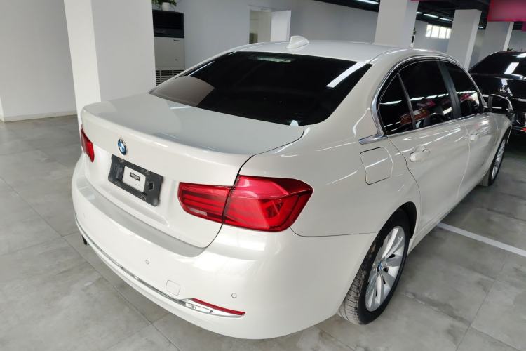 Used BMW 3 Series 2017 318Li Fashion Model Rear Right 45 Deg