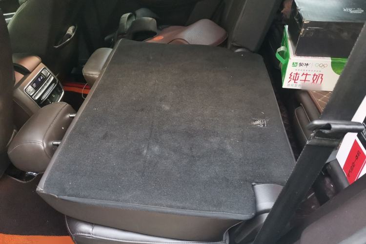 Used Roewe RX8 2019 30T Smart Connectivity Two-Wheel Drive Supreme Flagship Edition